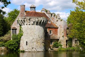 Scotney Castle in Kent - a lunch stop on my history travels 